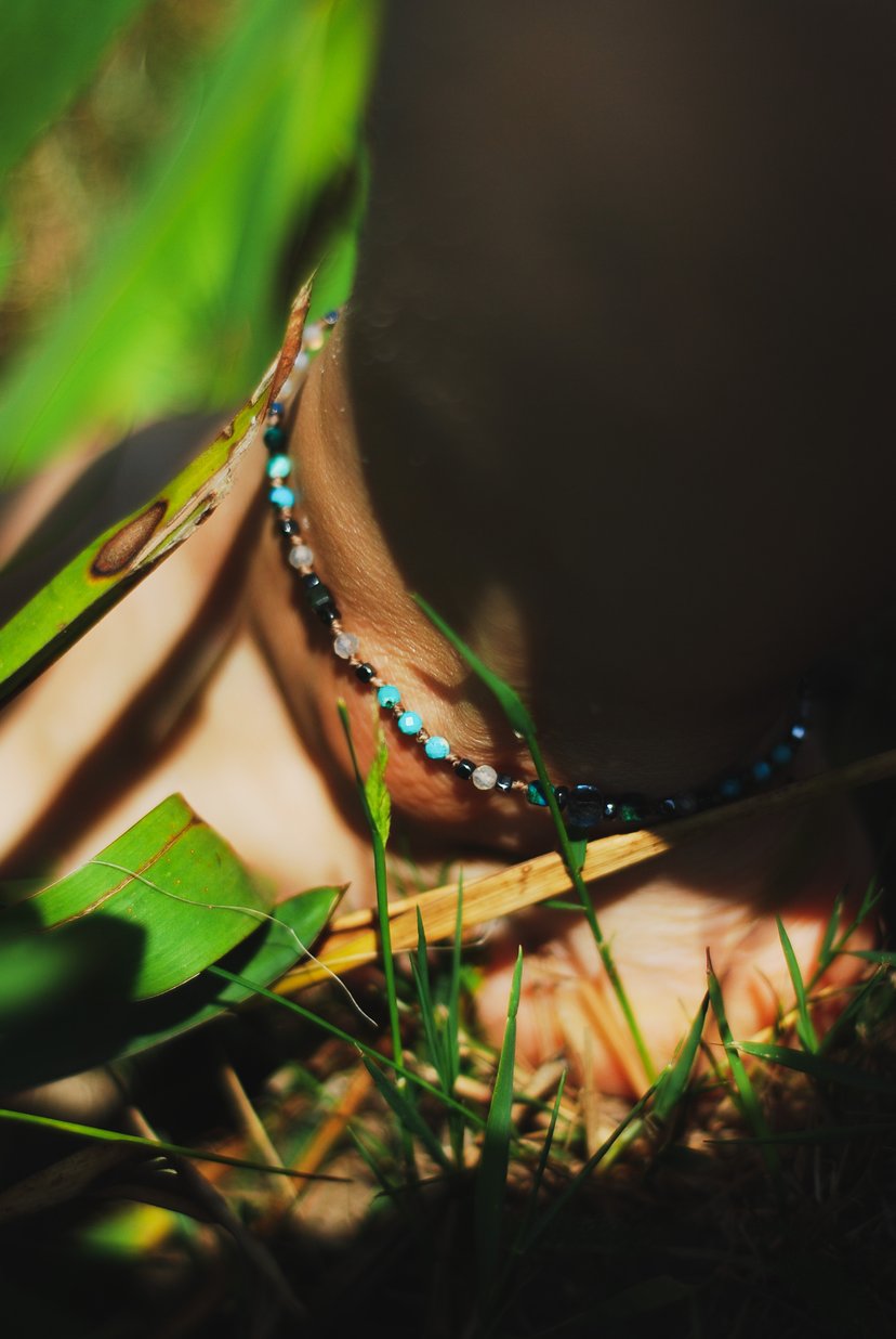 Bransoletka na nogę ༓ BLUE TOURMALINE – bransoletka z kamieni naturalnych