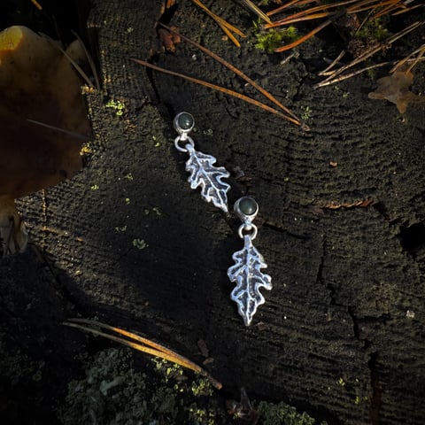 Kolczyki Dąb – srebrne kolczyki 925 z serpentynitem, motyw liści dębu