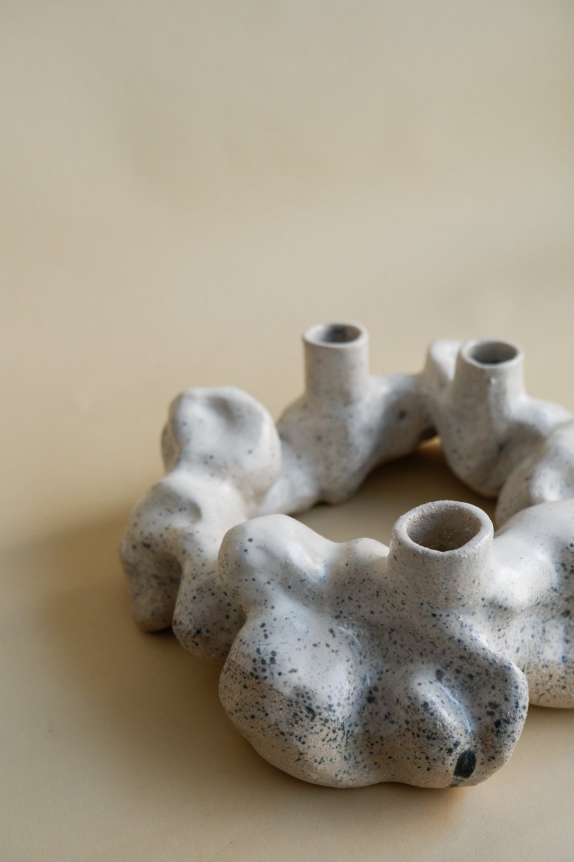 The Gems- Round Candle Holder 05 - świecznik z kamionki z kolekcji The Gems