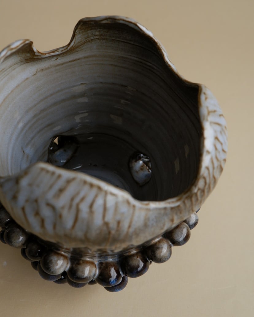 The Petal- Vase 01 - wazon ceramiczny z kolekcji The Petal
