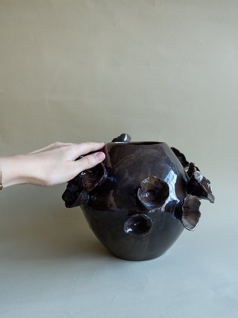 The Floral- Vase 04 - wazon ceramiczny z kolekcji The Floral