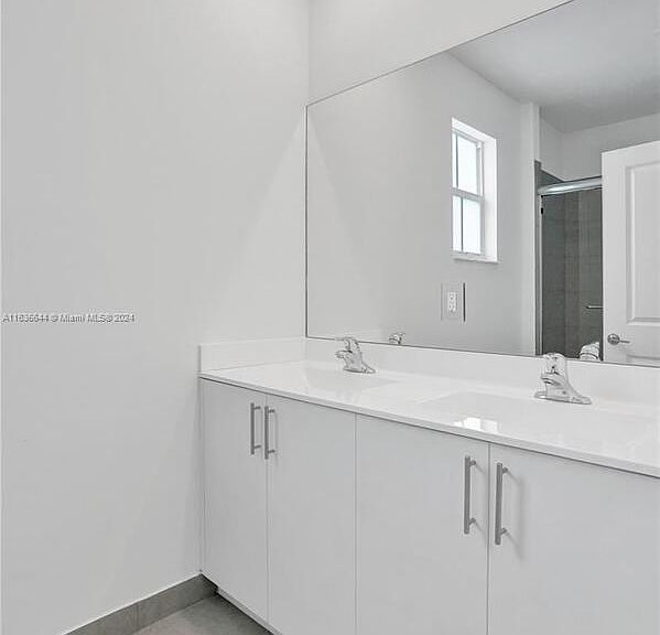4669 NW 118th Ave,Coral Springs,FL,United States preview