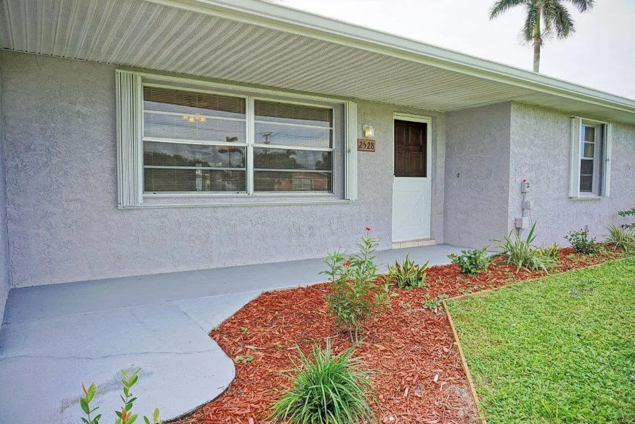 2528 Southeast Monroe Street,Stuart,FL,United States preview