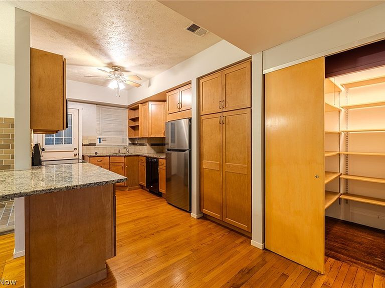 2472 Overlook Road,Cleveland Heights,OH,United States preview