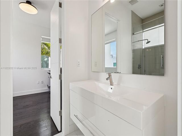 10445 Northwest 68th Terrace,Doral,FL,United States preview