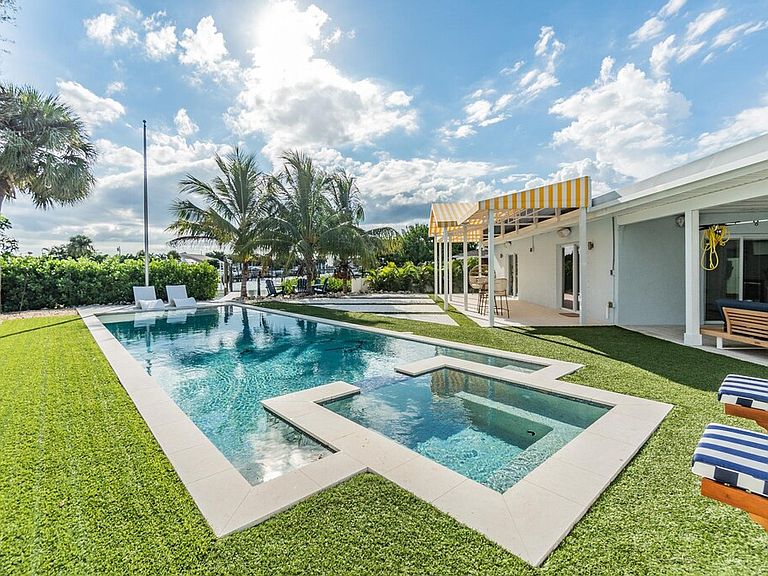 7912 Causeway Boulevard South,St. Petersburg,FL,United States preview