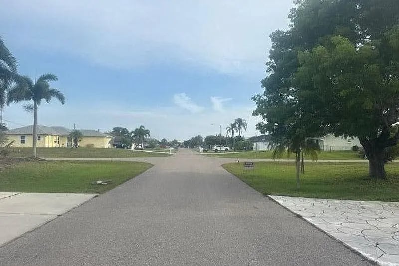 702 Southwest 9th Avenue,Cape Coral,FL,United States preview
