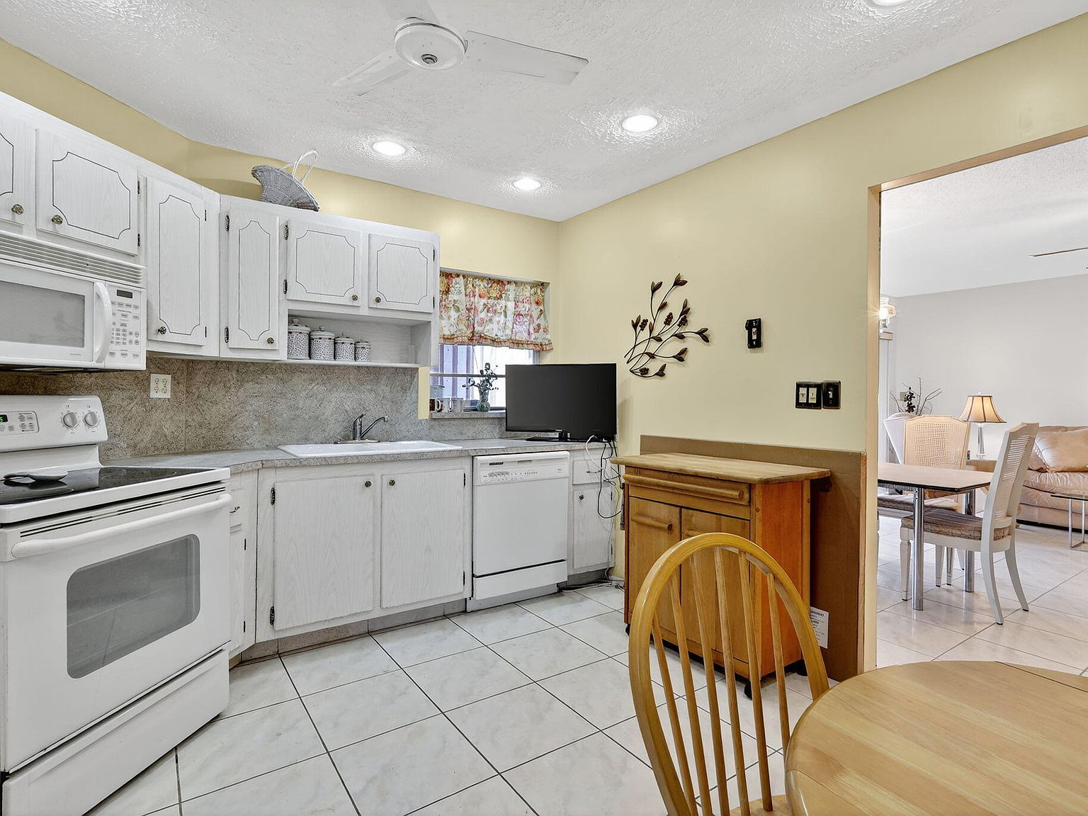 6 Greenway Village North,Royal Palm Beach,FL,United States preview