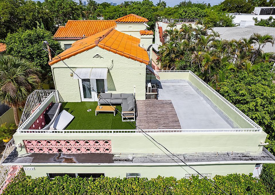 2822 Pine Tree Drive,Miami Beach,FL,United States preview