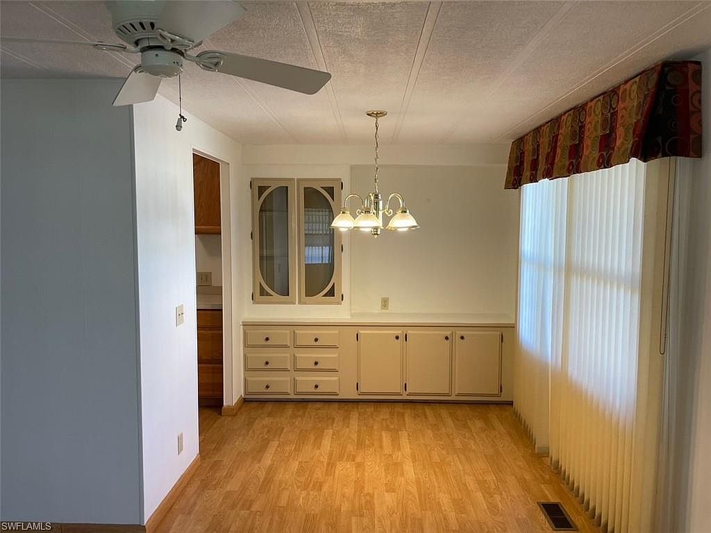 2711 Breezewood Drive,North Fort Myers,FL,United States preview