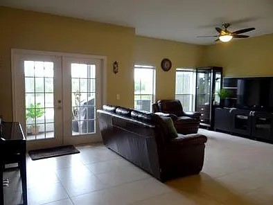 8207 Down Royal Road,Tampa,FL,United States preview