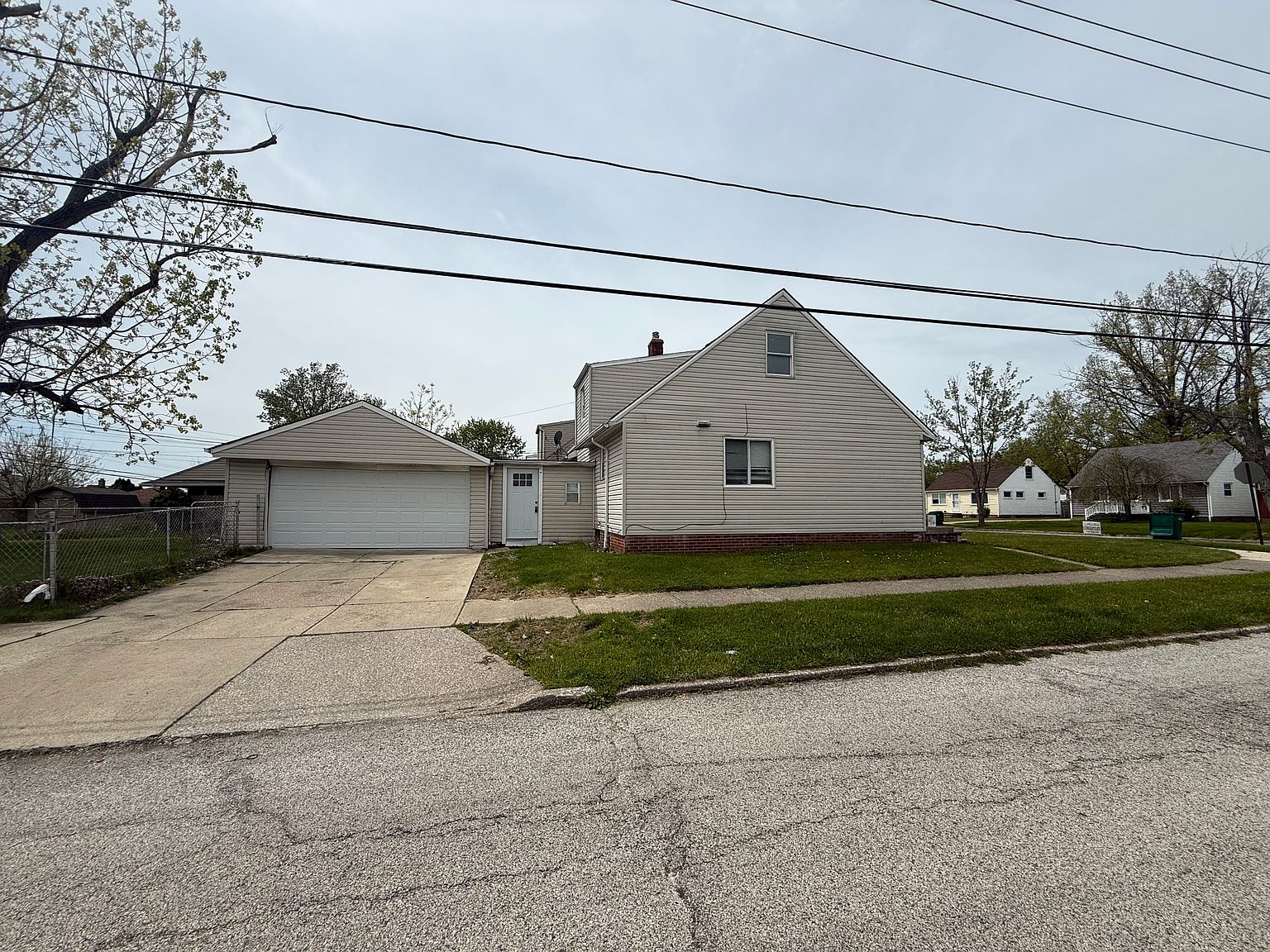 15608 Walvern Boulevard,Maple Heights,OH,United States preview
