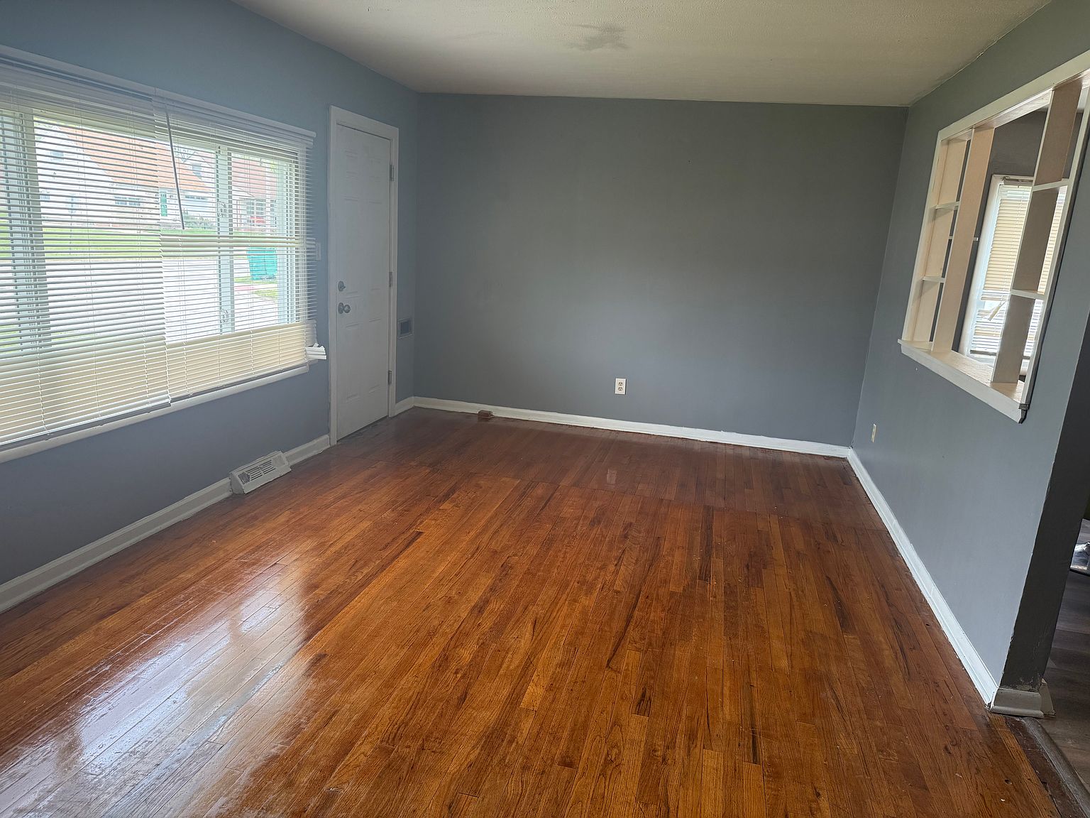 15608 Walvern Boulevard,Maple Heights,OH,United States preview