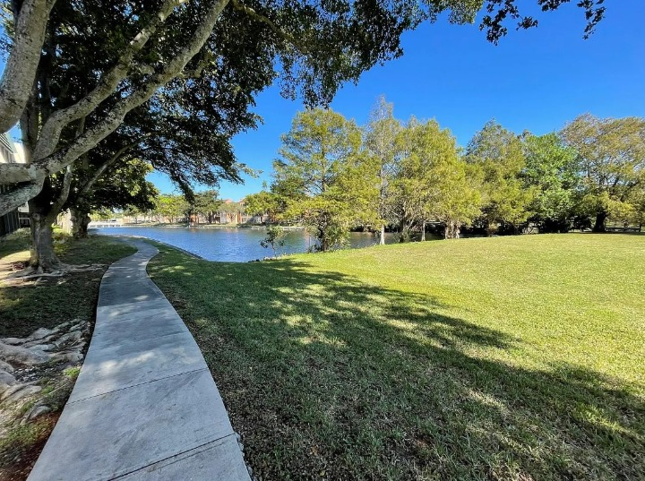 9070 Lime Bay Boulevard,Tamarac,FL,United States preview