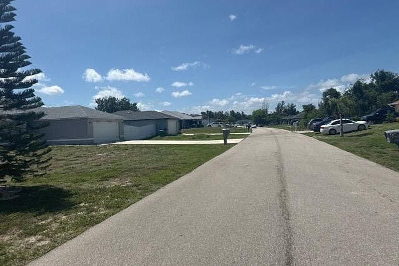 464 Northeast 1st Place,Cape Coral,FL,United States preview