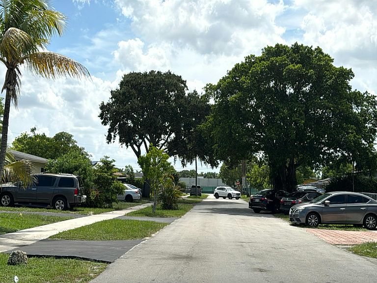 1360 Northwest 197th Street,Miami,FL,United States preview