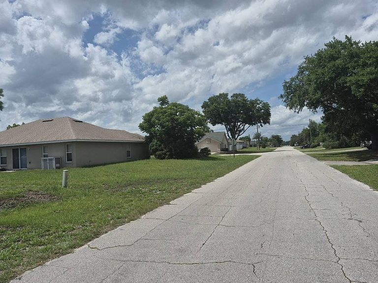 2565 E Dorchester Dr,Deltona,FL,United States preview