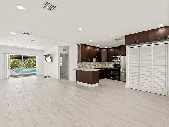 1637 North Victoria Park Road,Fort Lauderdale,FL,United States preview