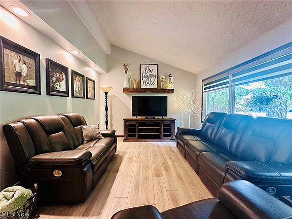 2274 Westview Drive,Cortland,OH,United States preview