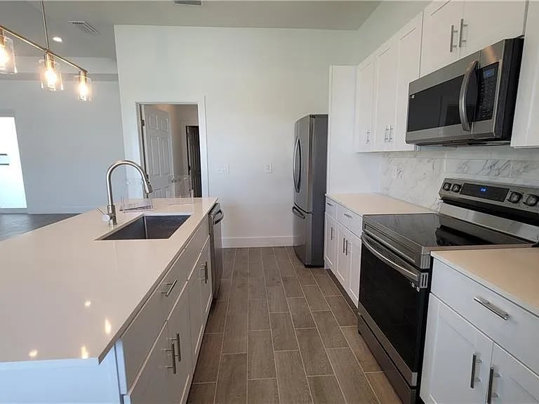 112 Northwest 35th Place,Cape Coral,FL,United States preview