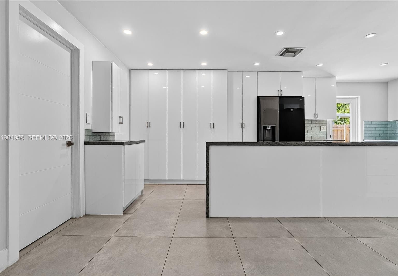 2325 Northeast 194th Street,Aventura,FL,United States preview