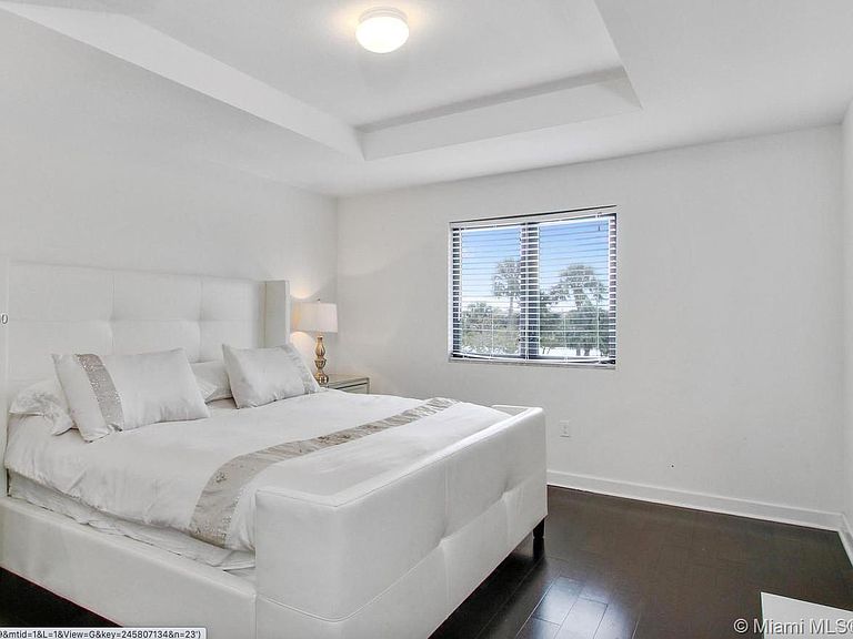 424 Northeast 194th Terrace,Miami,FL,United States preview