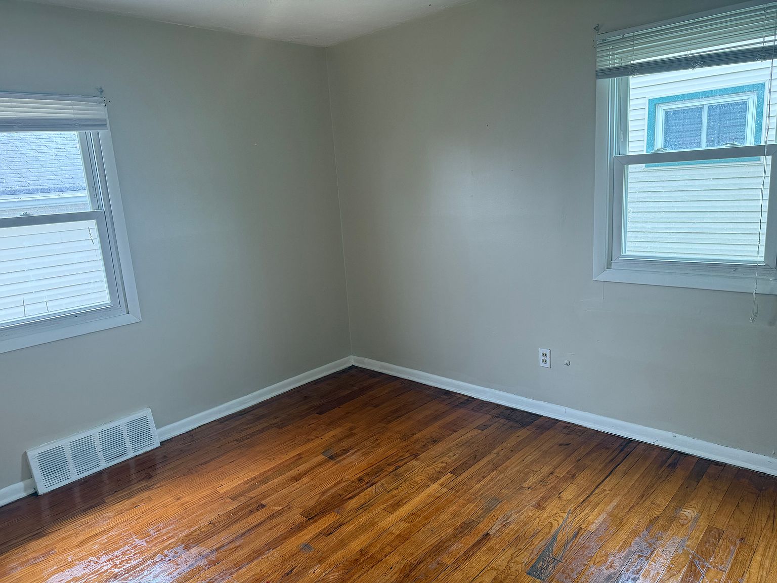 15608 Walvern Boulevard,Maple Heights,OH,United States preview