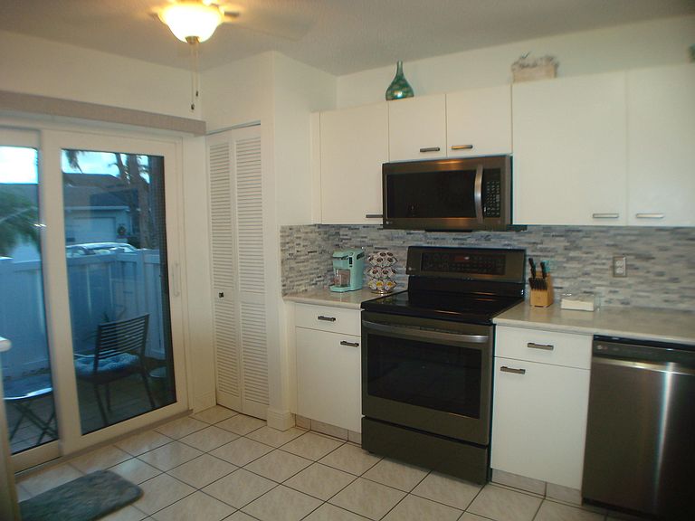 2640 Gately Drive West,West Palm Beach,FL,United States preview