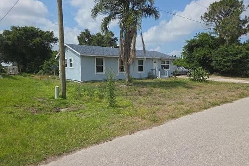 814 Frederick Reid Street East,Lehigh Acres,FL,United States preview