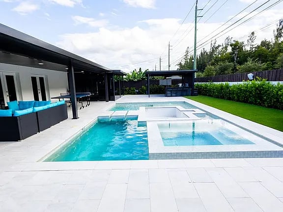18250 Northwest 86th Avenue,Hialeah,FL,United States preview