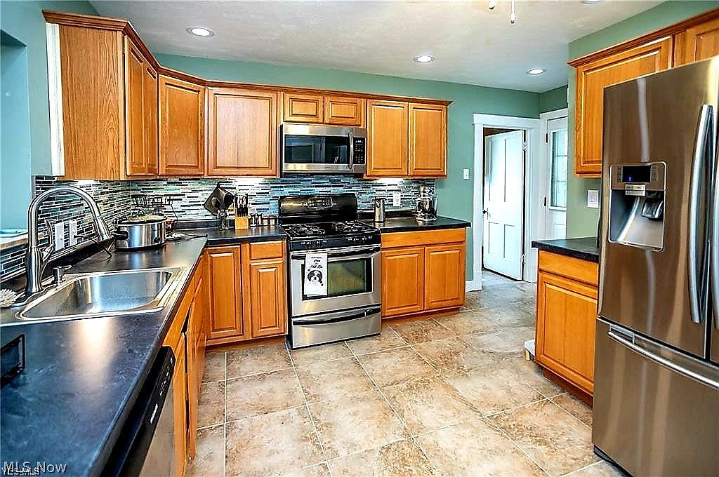 839 Lake Avenue,Elyria,OH,United States preview