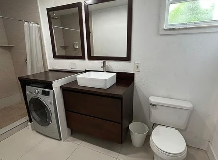 1531 Northeast 35th Street,Oakland Park,FL,United States preview