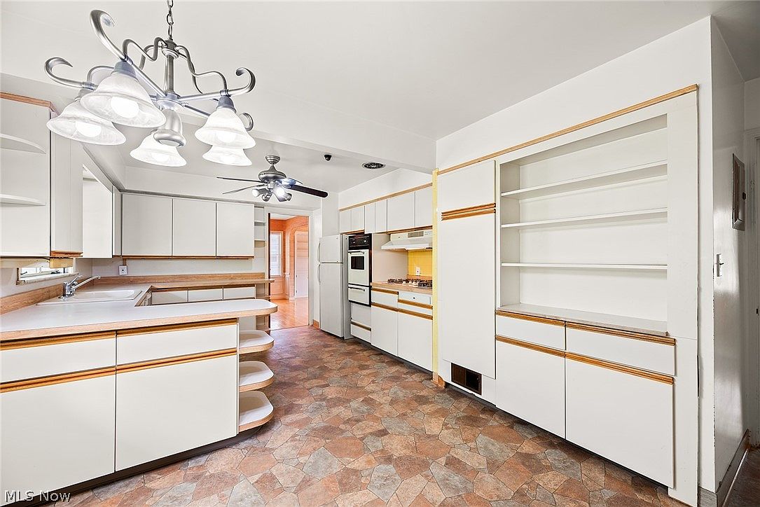 1097 Rutherford Road,Cleveland Heights,OH,United States preview