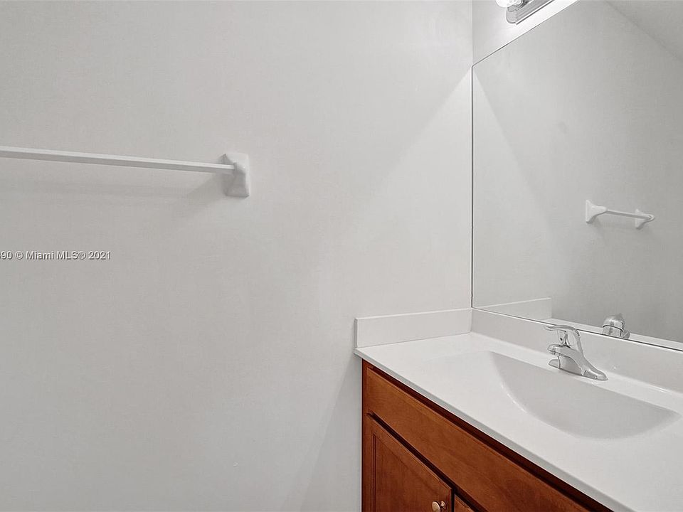 9386 West 32nd Lane,Hialeah,FL,United States preview