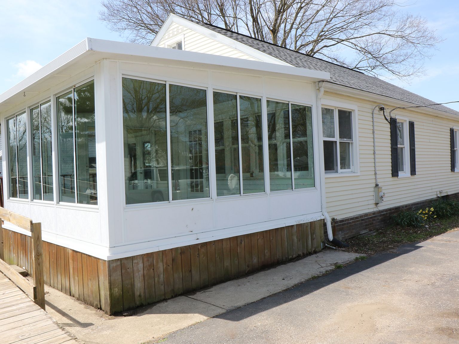 2838 East High Street,Newark,OH,United States preview