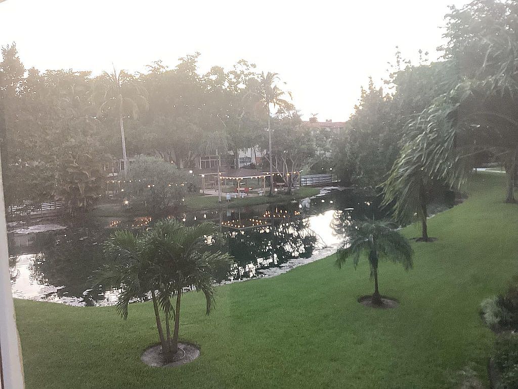 5121 West Oakland Park Boulevard,Lauderdale Lakes,FL,United States preview