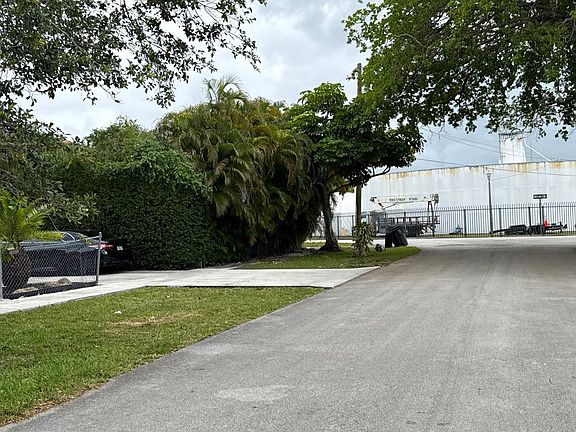 1137 NW 121st St,North Miami,FL,USA preview
