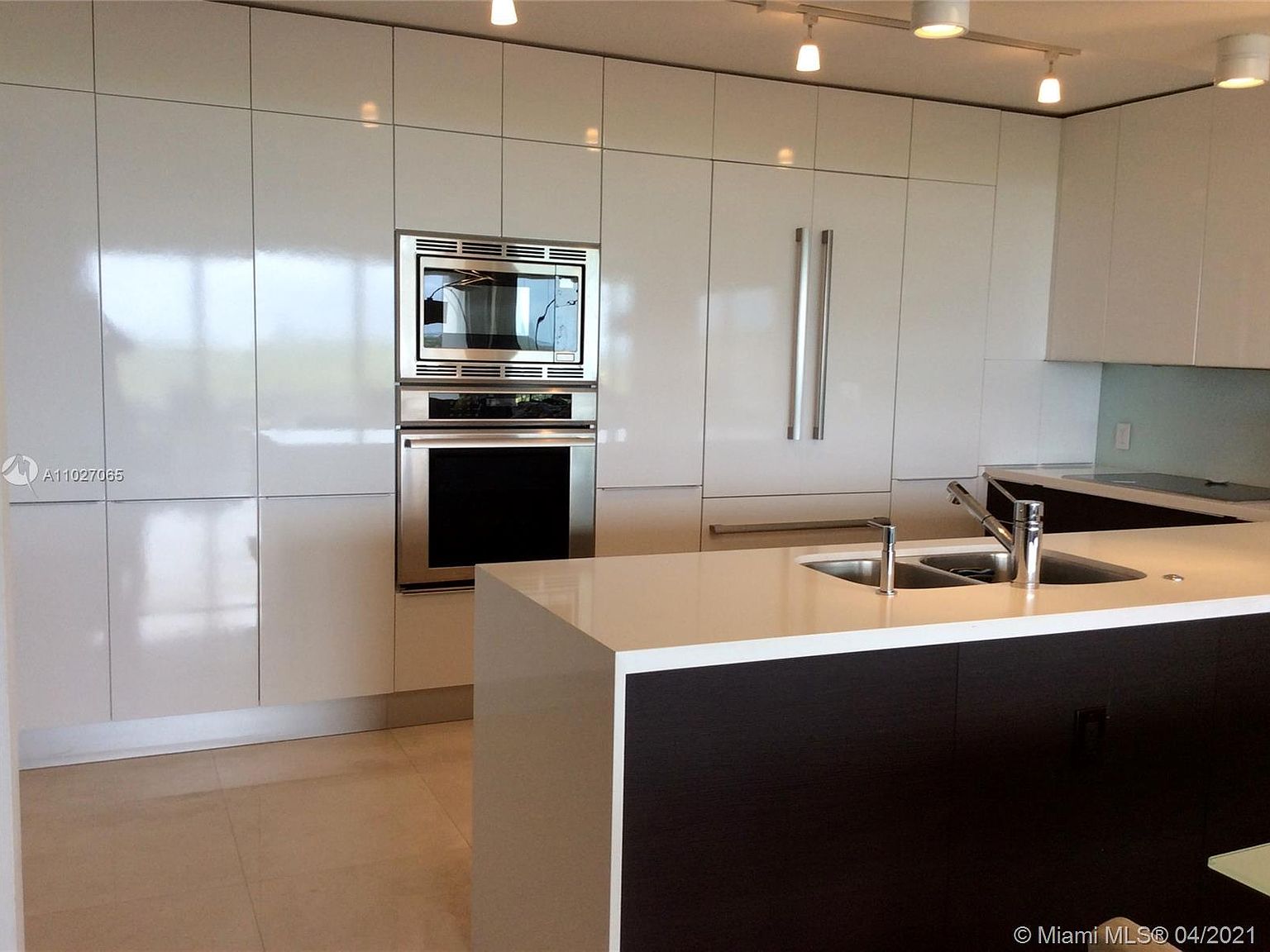 155 Ocean Lane Drive Unit 1007,Key Biscayne,FL,United States preview