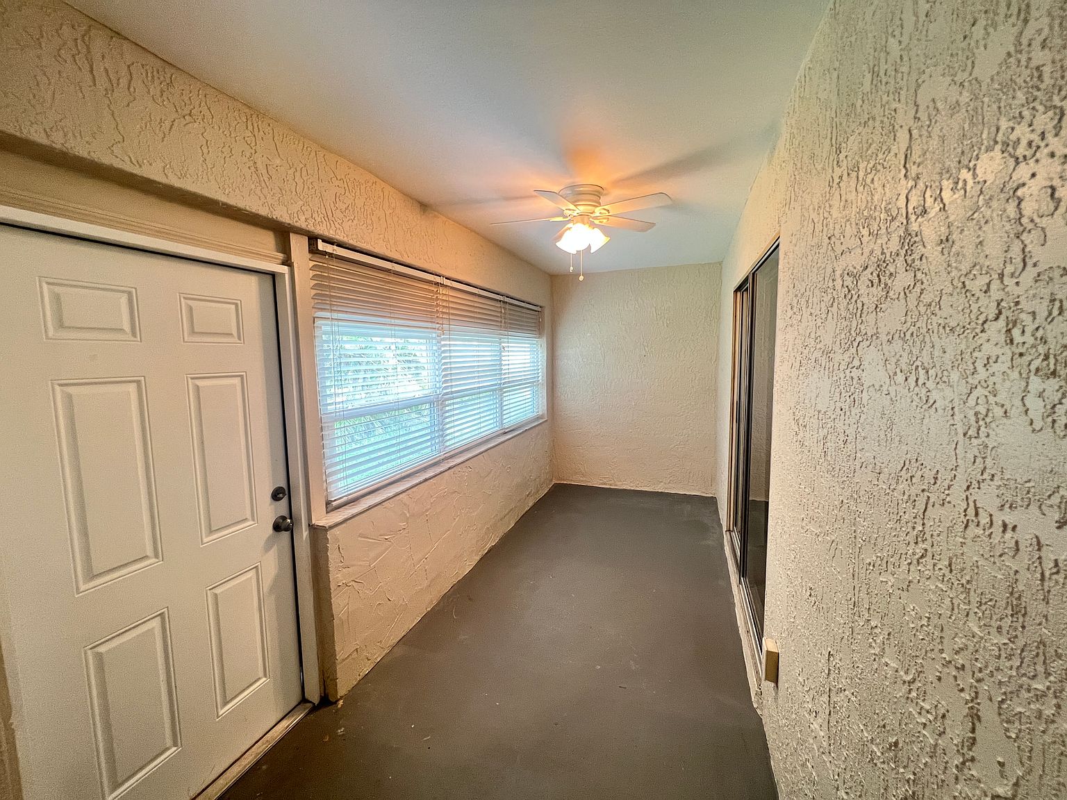 2919 SW Santa Barbara Pl,Cape Coral,FL,USA preview