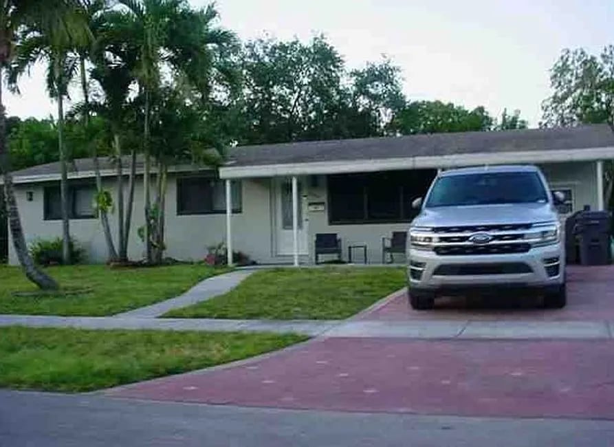 6472 Lincoln Street,Hollywood,FL,United States preview