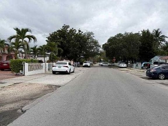 2831 Northwest 94th Street,Miami,FL,United States preview