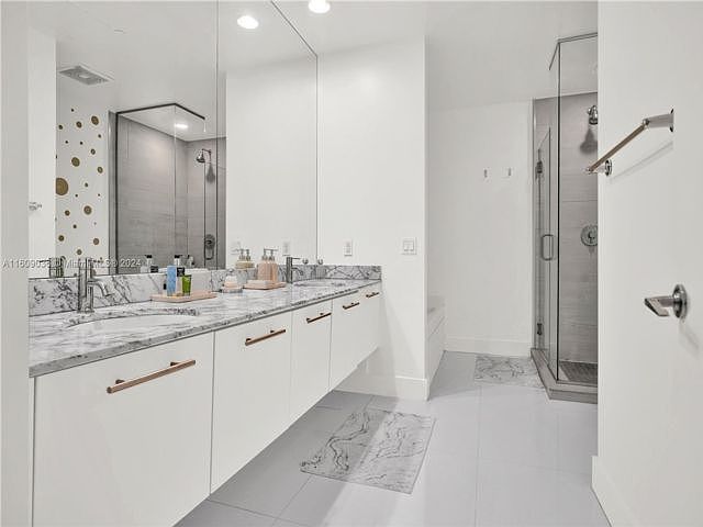 500 Brickell Avenue,Miami,FL,United States preview