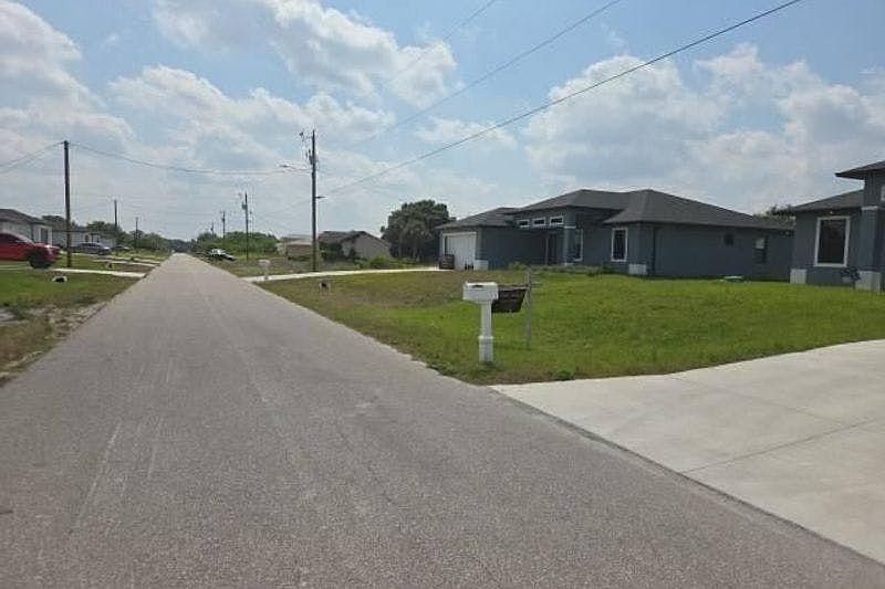 814 Frederick Reid Street East,Lehigh Acres,FL,United States preview