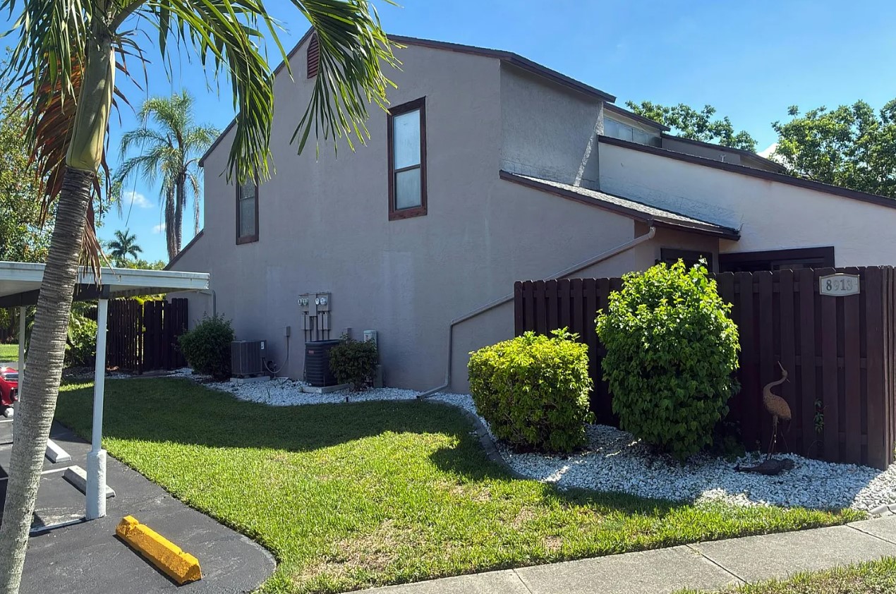 8913 Somerset Boulevard,Fort Myers,FL,United States preview