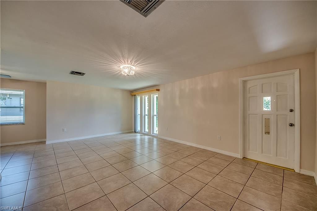 2420 Woodland Boulevard,Fort Myers,FL,United States preview