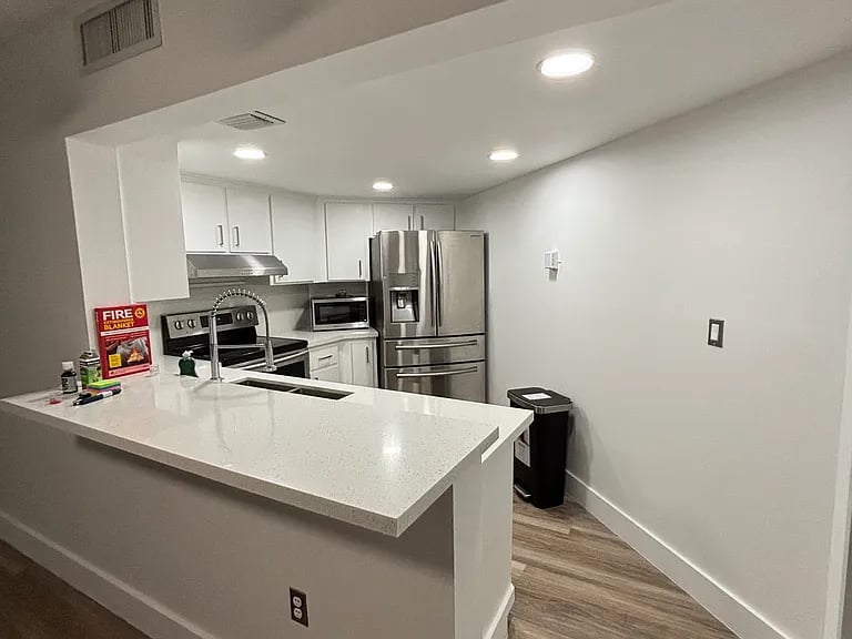 9405 Fontainebleau Boulevard,Miami,FL,US preview