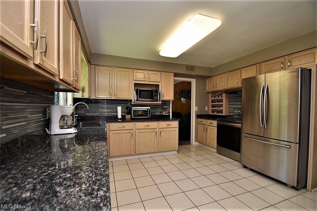 2877 South Green Road,Shaker Heights,OH,United States preview