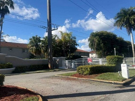 13464 Southwest 124th Avenue Road,Miami,FL,United States preview