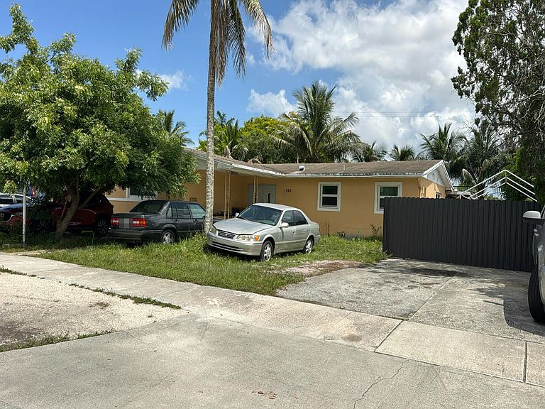 1360 Northwest 197th Street,Miami,FL,United States preview