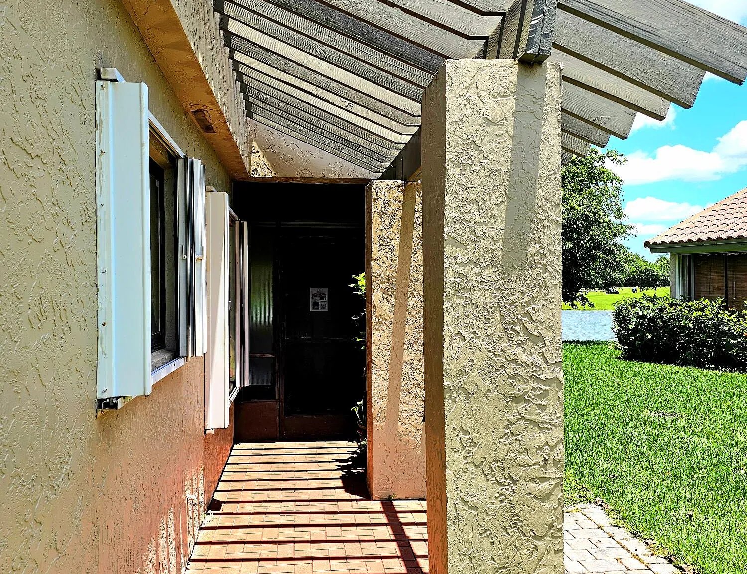 566 Village Lake Drive,Weston,FL,United States preview